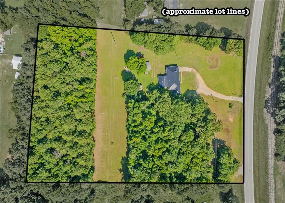 1803 Bowman Highway NW Dewy Rose, GA 30634
