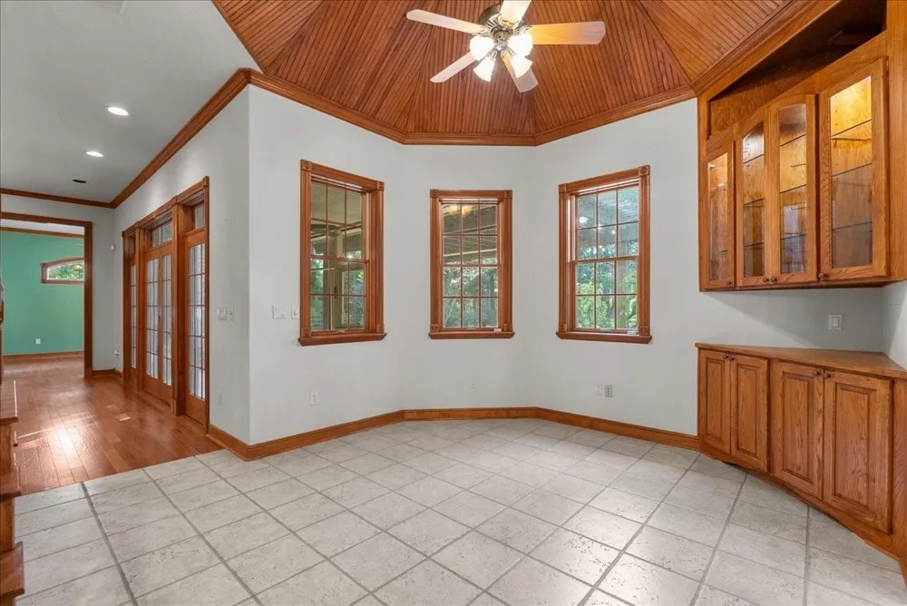 7306 Live Oak Circle Alvin, TX 77511