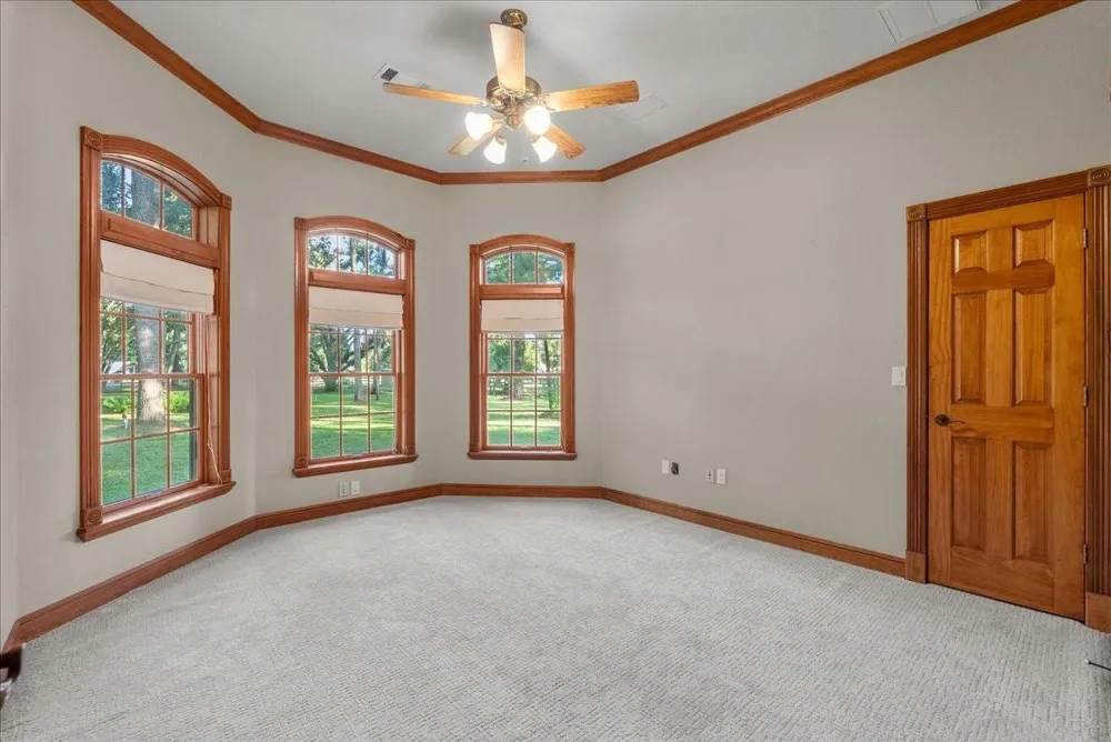 7306 Live Oak Circle Alvin, TX 77511