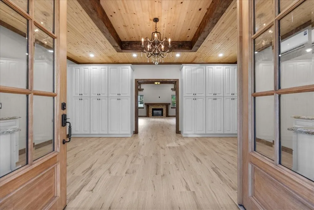 7306 Live Oak Circle Alvin, TX 77511