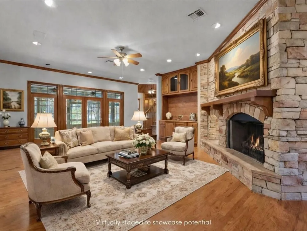 7306 Live Oak Circle Alvin, TX 77511