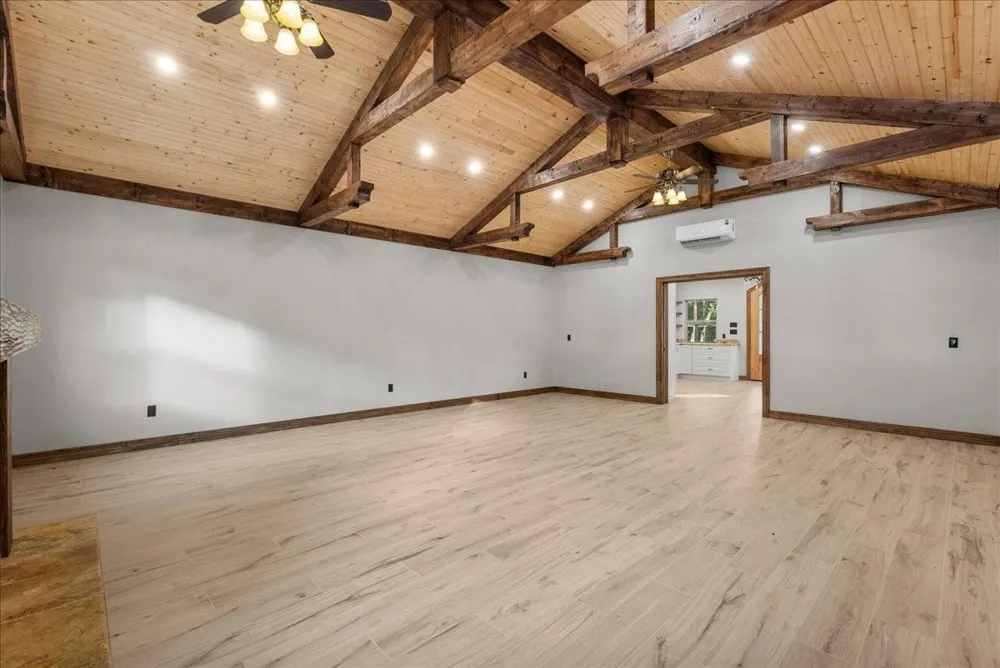 7306 Live Oak Circle Alvin, TX 77511