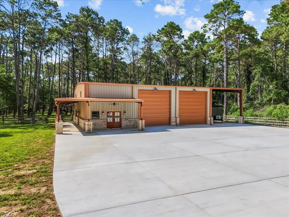 7306 Live Oak Circle Alvin, TX 77511