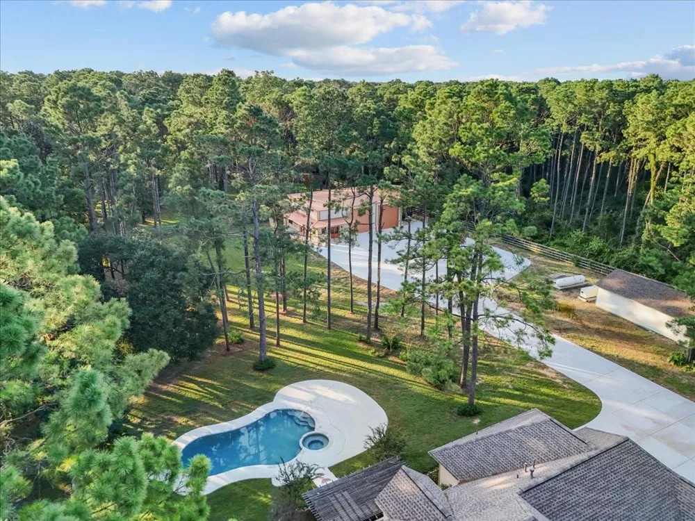 7306 Live Oak Circle Alvin, TX 77511