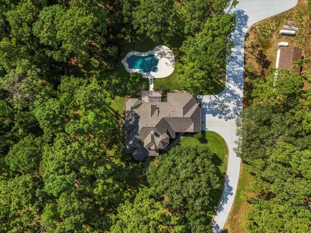 7306 Live Oak Circle Alvin, TX 77511