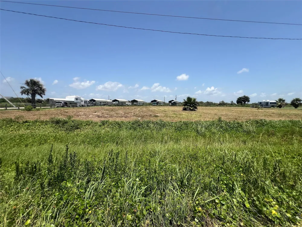 1421 Highway 87 Gilchrist, TX 77617