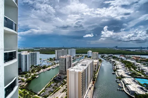 16001 Collins Ave #2605