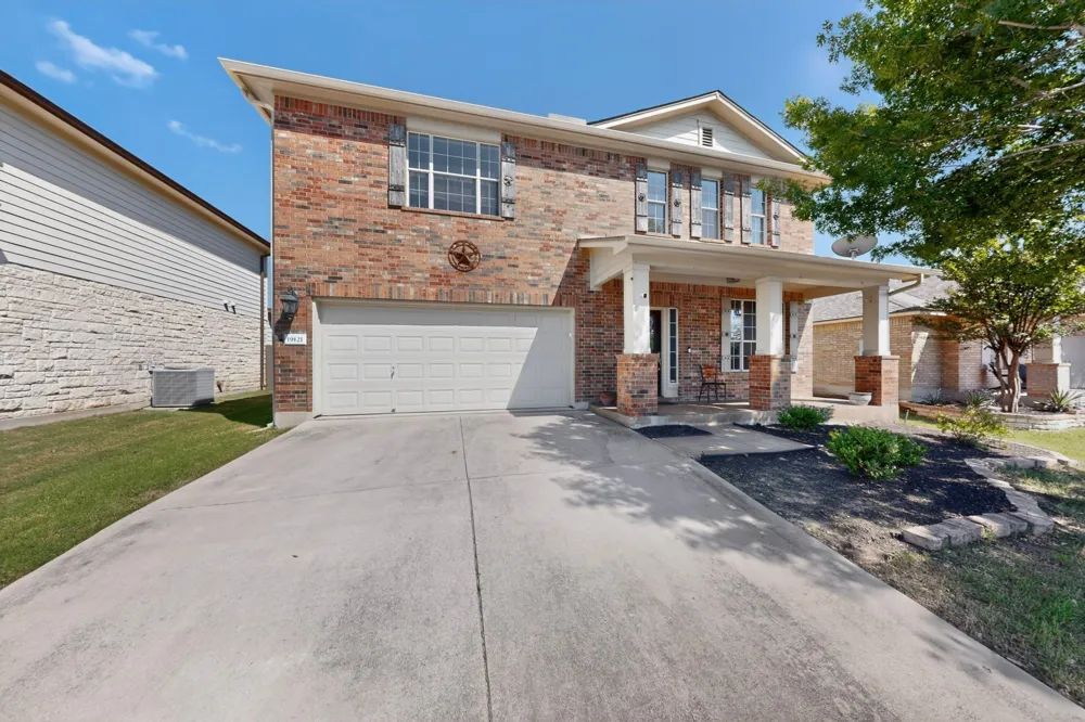 19121 Mangan Way Pflugerville, TX 78660