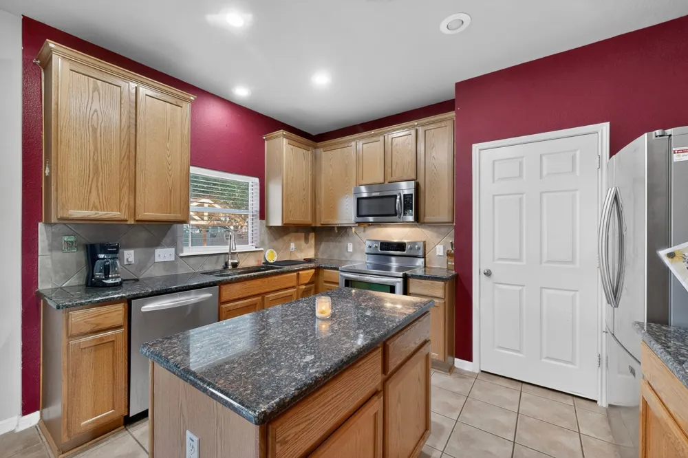 19121 Mangan Way Pflugerville, TX 78660