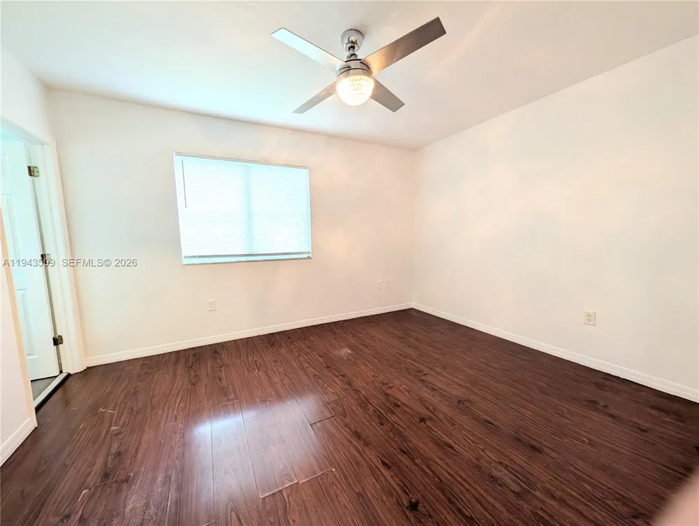 825 SW 6th Pl Florida City, FL 33034