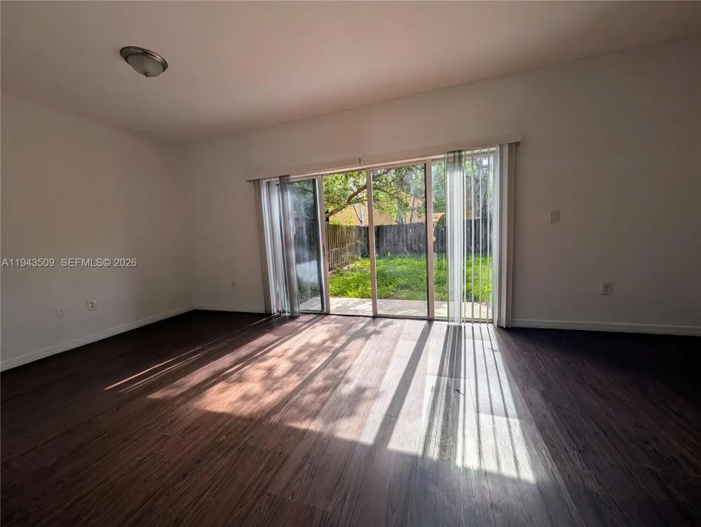 825 SW 6th Pl Florida City, FL 33034
