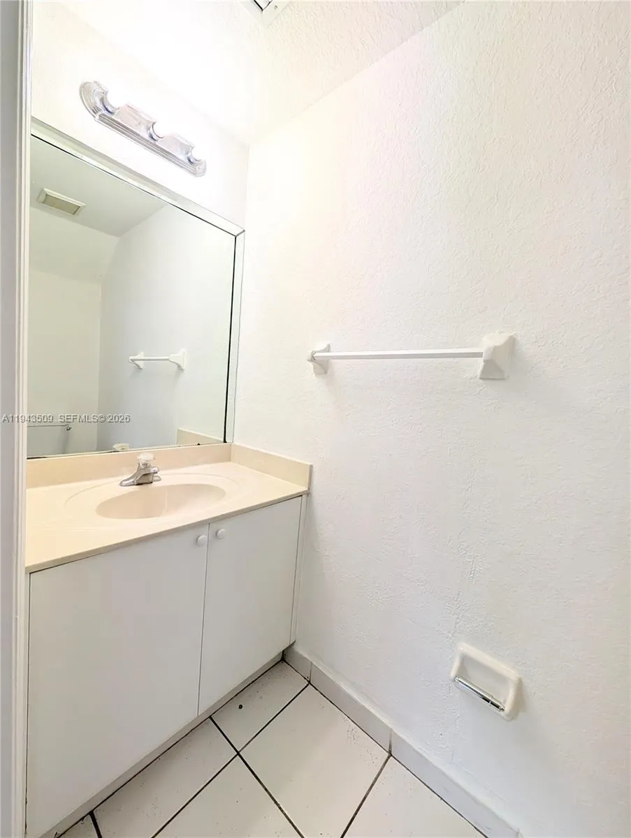 825 SW 6th Pl Florida City, FL 33034