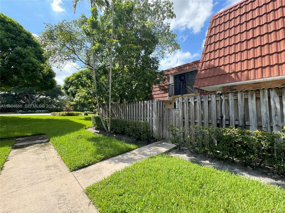 716 NW 98th Way Plantation, FL 33324