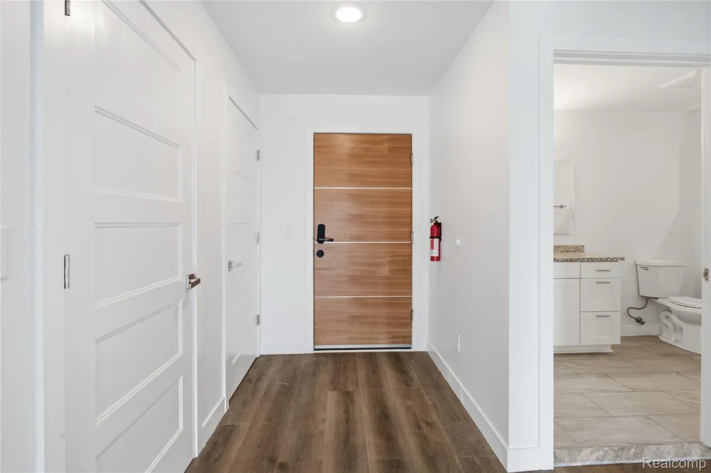 166 Oak St. Street #304 Wyandotte City, MI 48192