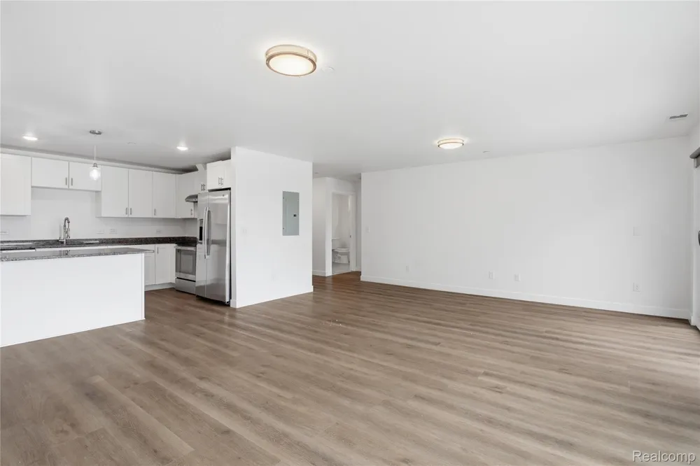 166 Oak St. Street #304 Wyandotte City, MI 48192