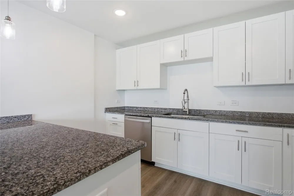 166 Oak St. Street #304 Wyandotte City, MI 48192