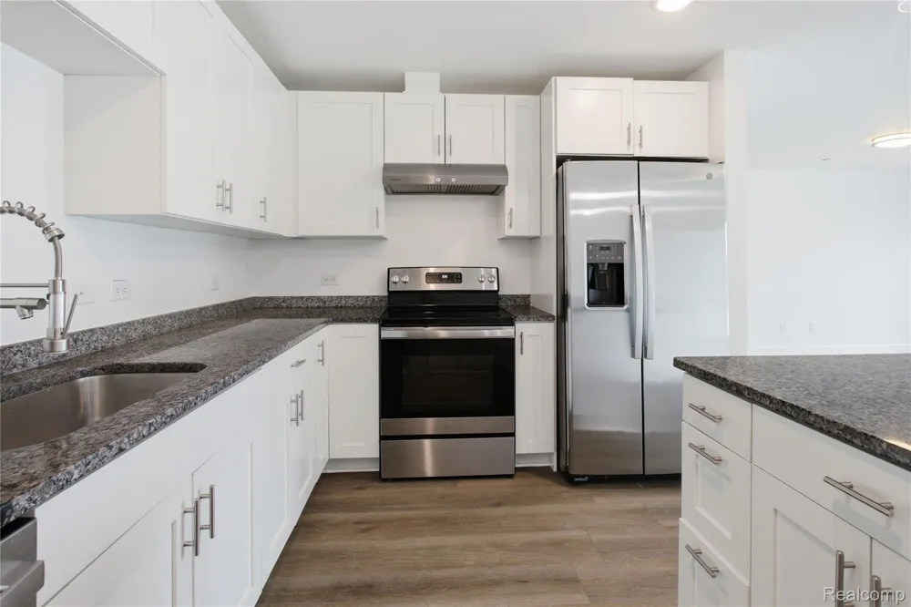 166 Oak St. Street #304 Wyandotte City, MI 48192