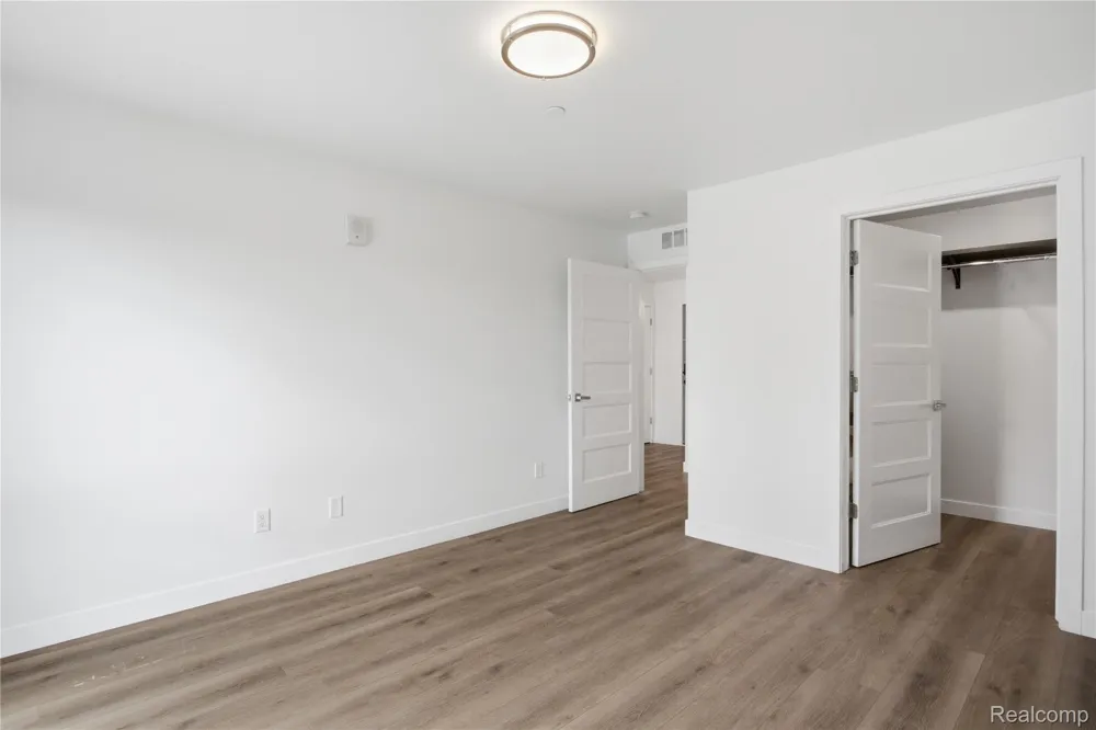 166 Oak St. Street #304 Wyandotte City, MI 48192