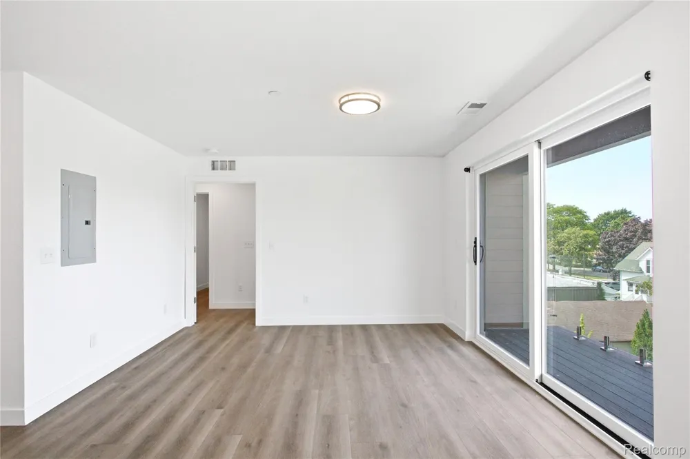 166 Oak St. Street #304 Wyandotte City, MI 48192