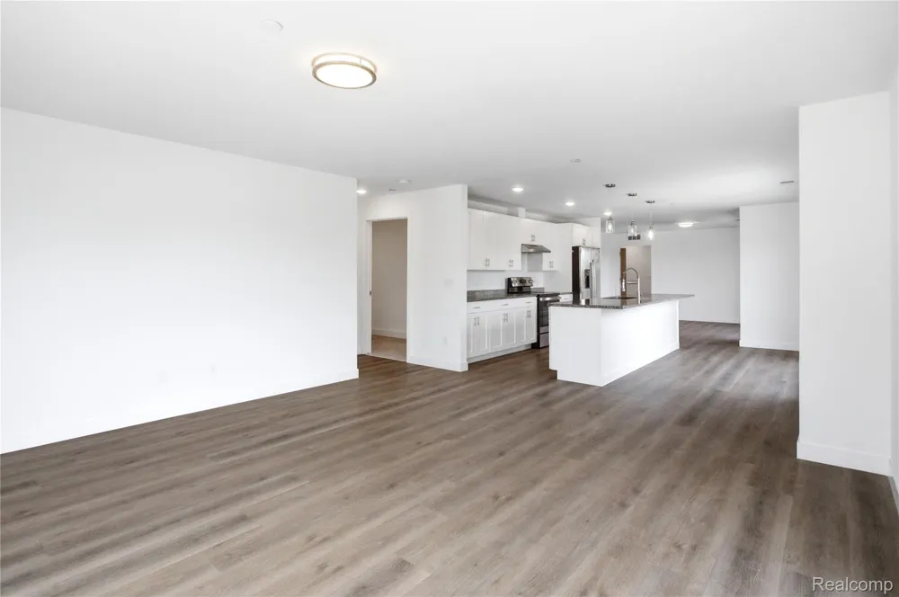 166 Oak St. Street #304 Wyandotte City, MI 48192