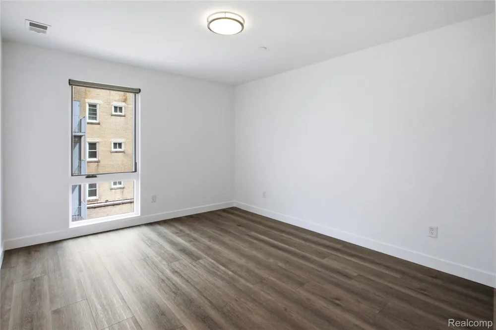 166 Oak St. Street #304 Wyandotte City, MI 48192