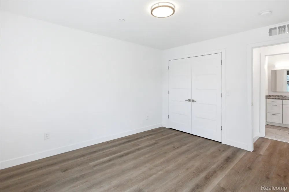 166 Oak St. Street #304 Wyandotte City, MI 48192