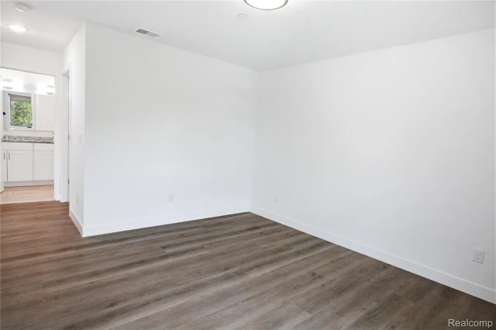 166 Oak St. Street #304 Wyandotte City, MI 48192