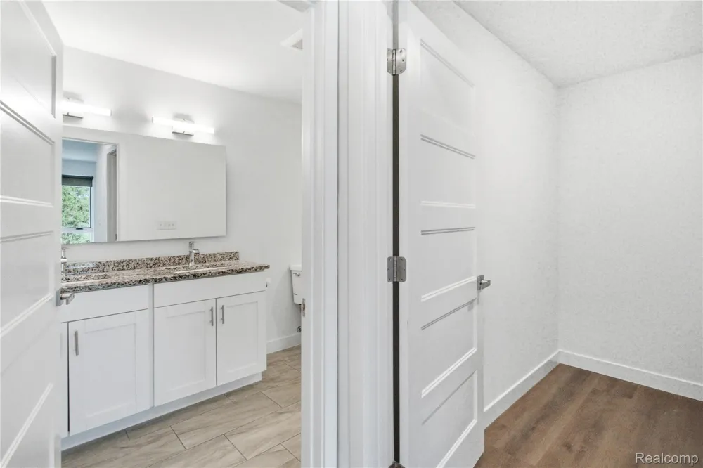 166 Oak St. Street #304 Wyandotte City, MI 48192