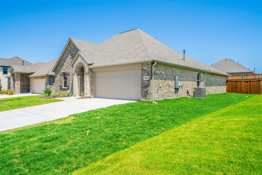 540 Brook View Drive Van Alstyne, TX 75495