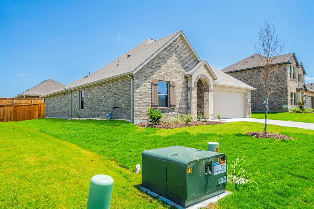 540 Brook View Drive Van Alstyne, TX 75495