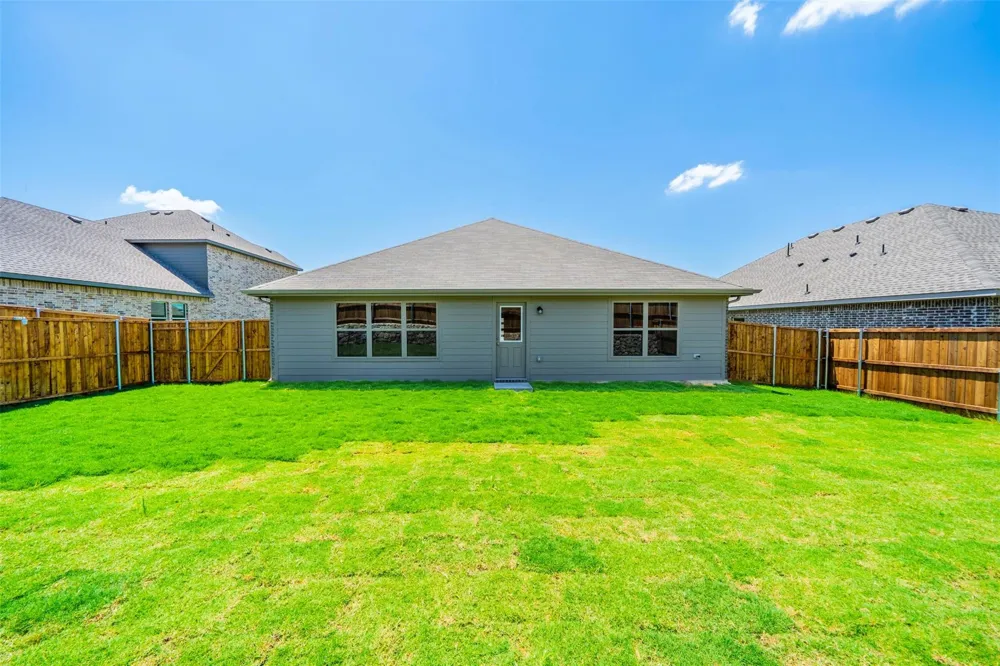 540 Brook View Drive Van Alstyne, TX 75495