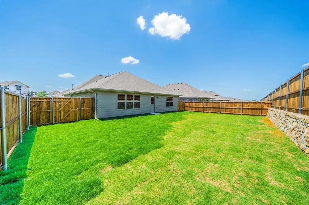 540 Brook View Drive Van Alstyne, TX 75495