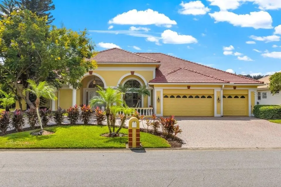 30324 LAURELWOOD LANE Wesley Chapel, FL 33543