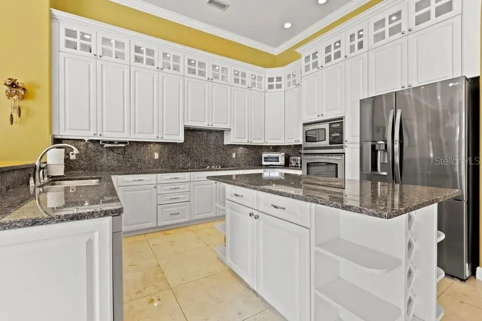 30324 LAURELWOOD LANE Wesley Chapel, FL 33543