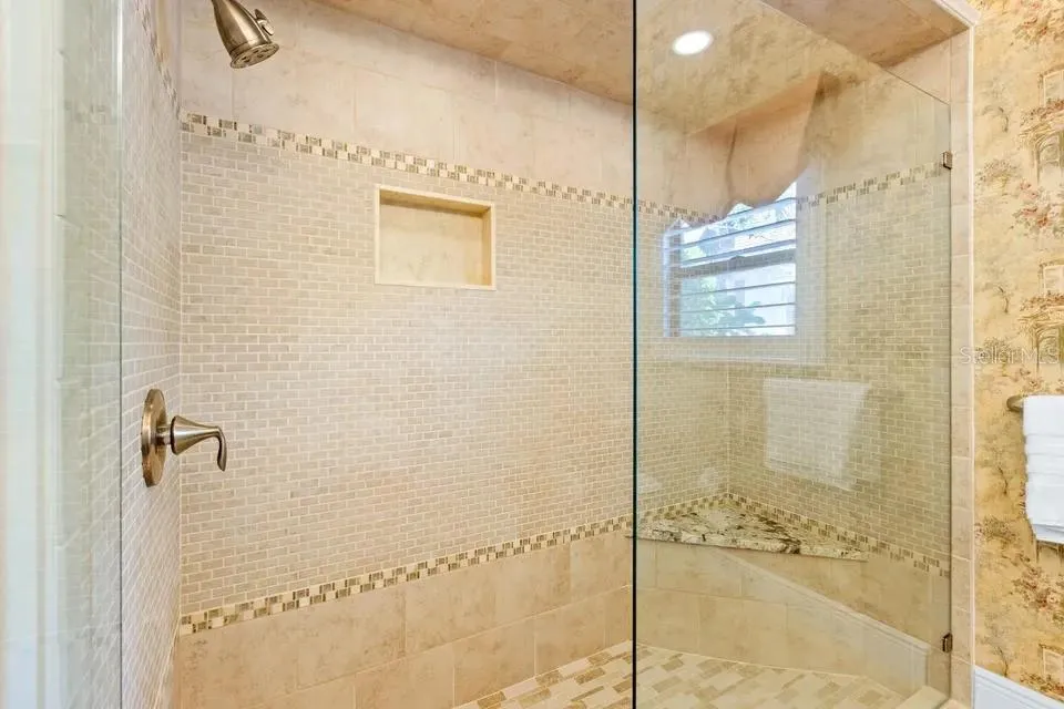 30324 LAURELWOOD LANE Wesley Chapel, FL 33543
