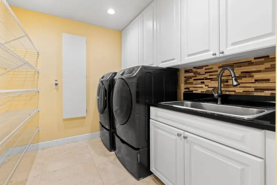 30324 LAURELWOOD LANE Wesley Chapel, FL 33543