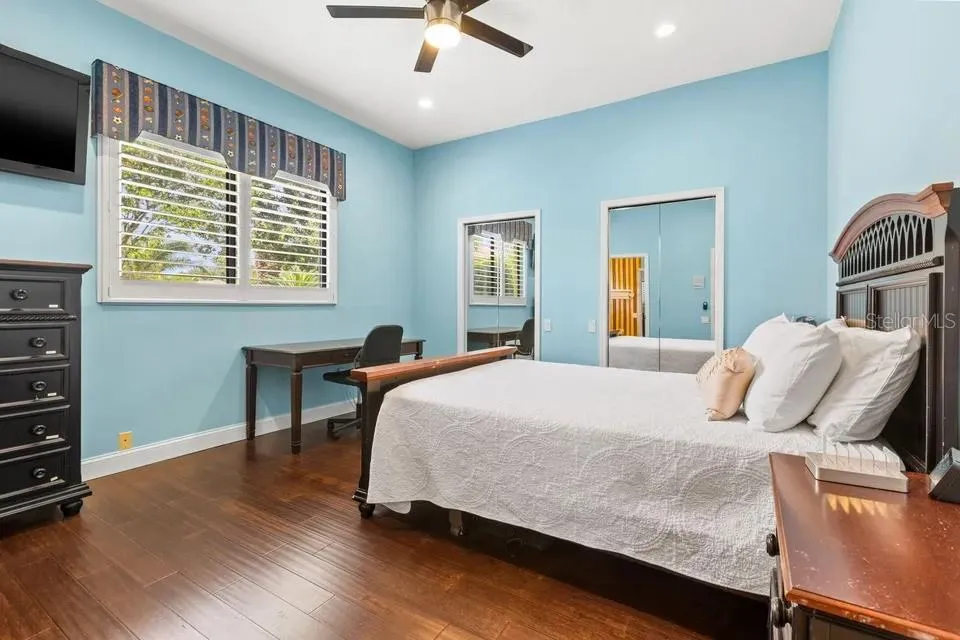 30324 LAURELWOOD LANE Wesley Chapel, FL 33543