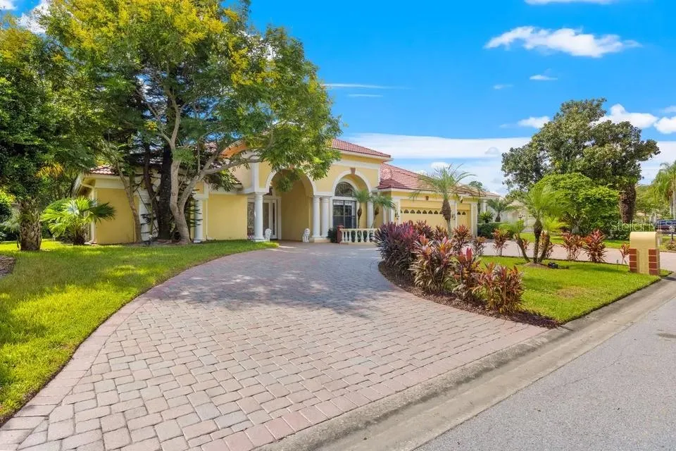 30324 LAURELWOOD LANE Wesley Chapel, FL 33543