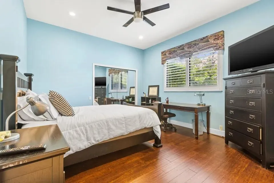 30324 LAURELWOOD LANE Wesley Chapel, FL 33543