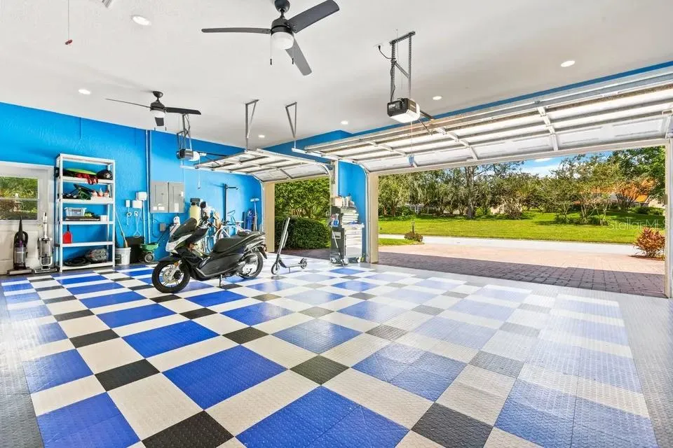 30324 LAURELWOOD LANE Wesley Chapel, FL 33543