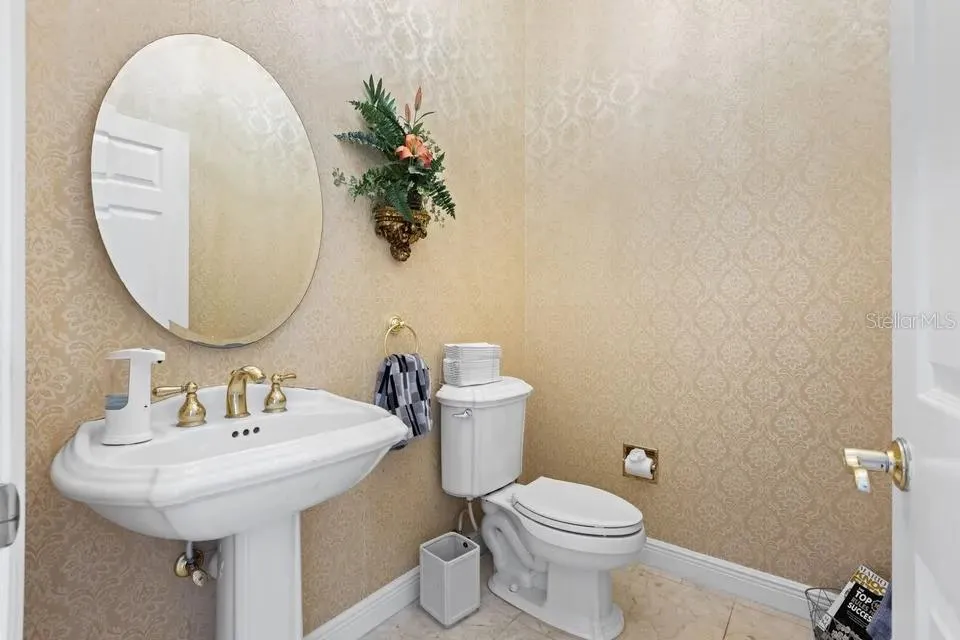 30324 LAURELWOOD LANE Wesley Chapel, FL 33543