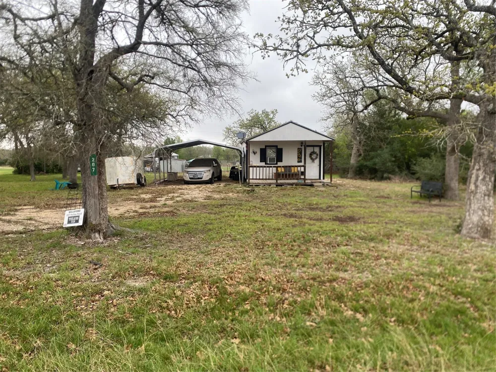 207 Hallas Road Somerville, TX 77879