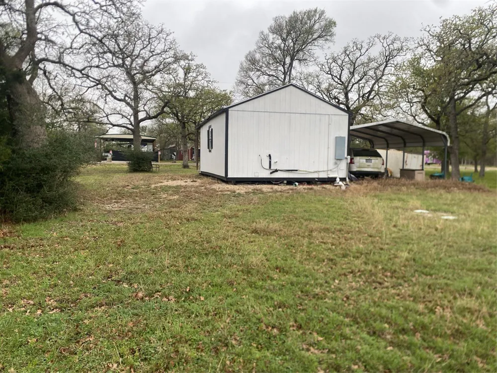207 Hallas Road Somerville, TX 77879