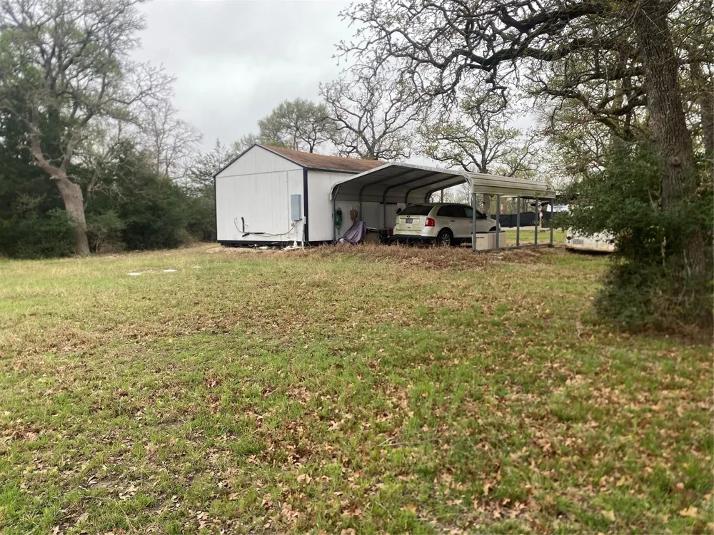 207 Hallas Road Somerville, TX 77879