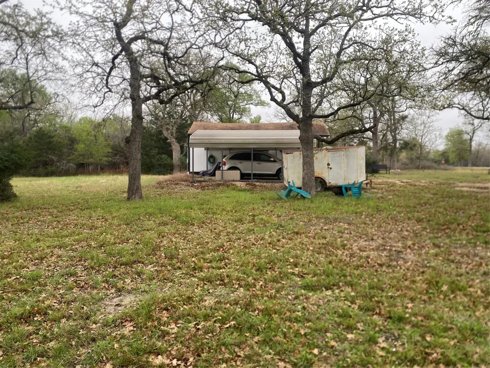 207 Hallas Road Somerville, TX 77879