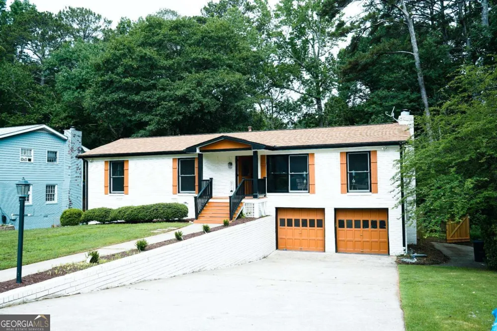 1572 Darwen LN Tucker, GA 30084