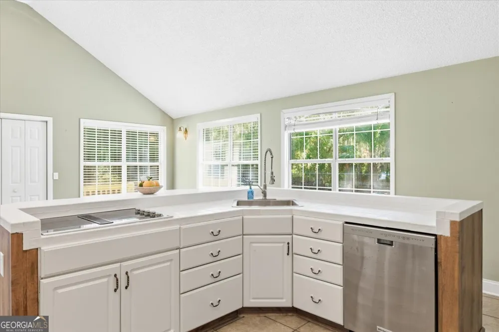 230 Yacht RD Brunswick, GA 31525