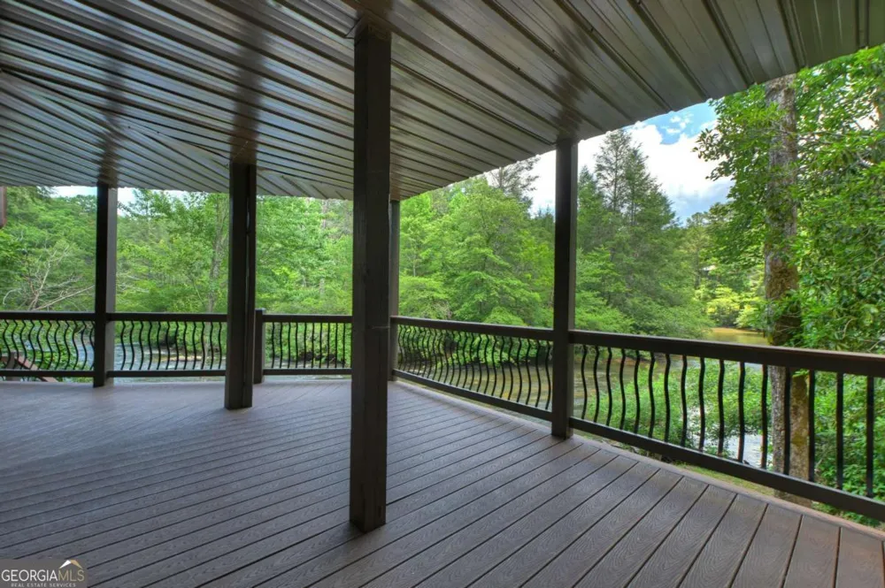 192 Delphi Hills LN McCaysville, GA 30555