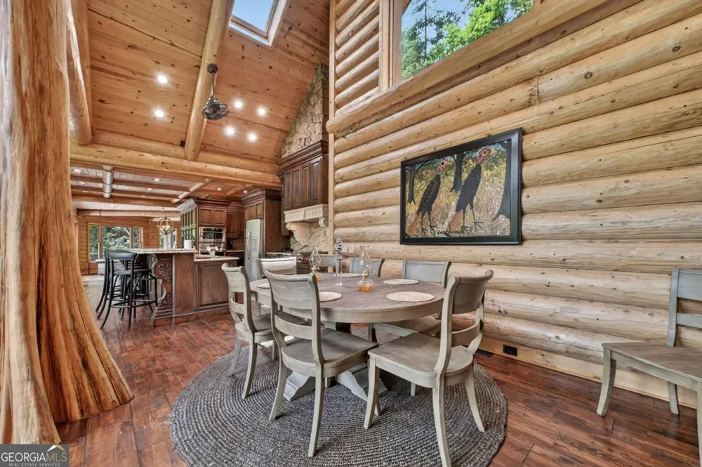 192 Delphi Hills LN McCaysville, GA 30555