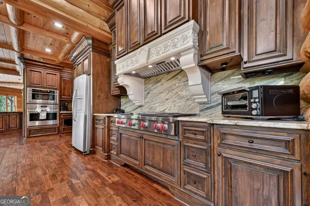 192 Delphi Hills LN McCaysville, GA 30555